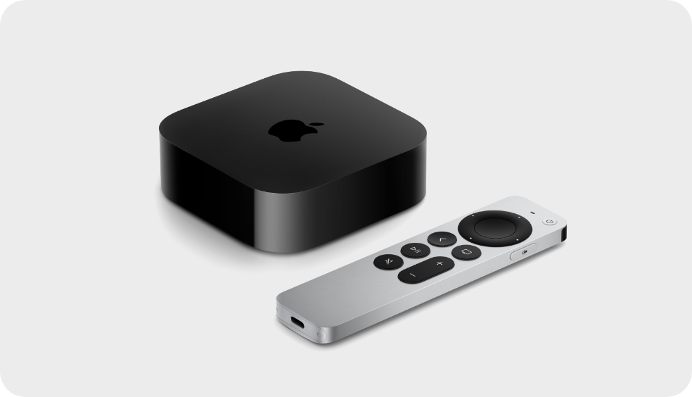 Apple TV 4K 와 Siri Remote 제품 사진